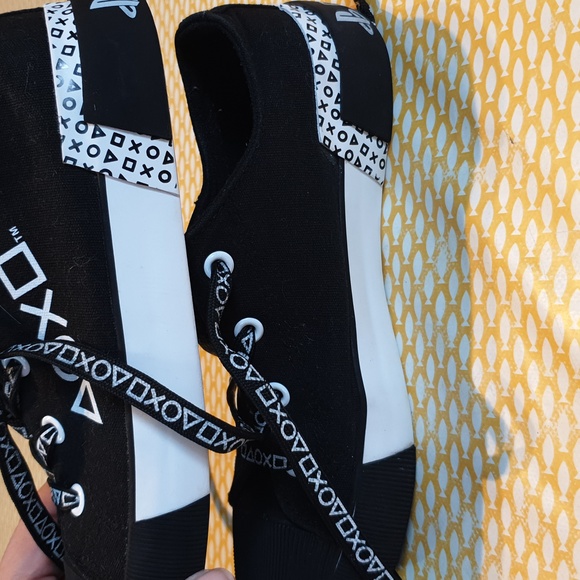 PlayStation Canvas trainers converse style in AS NEW condition jnr size 2, Sony - Picture 10 of 12